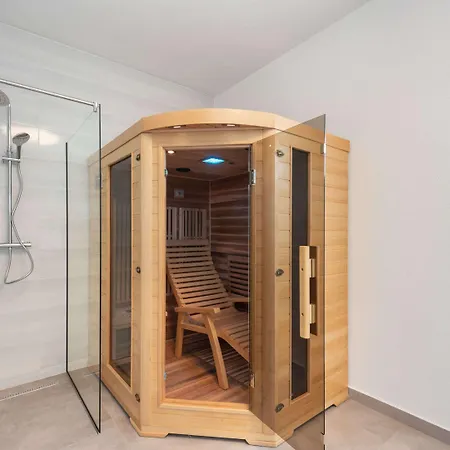 Exotic In With Sauna Vakantiehuis